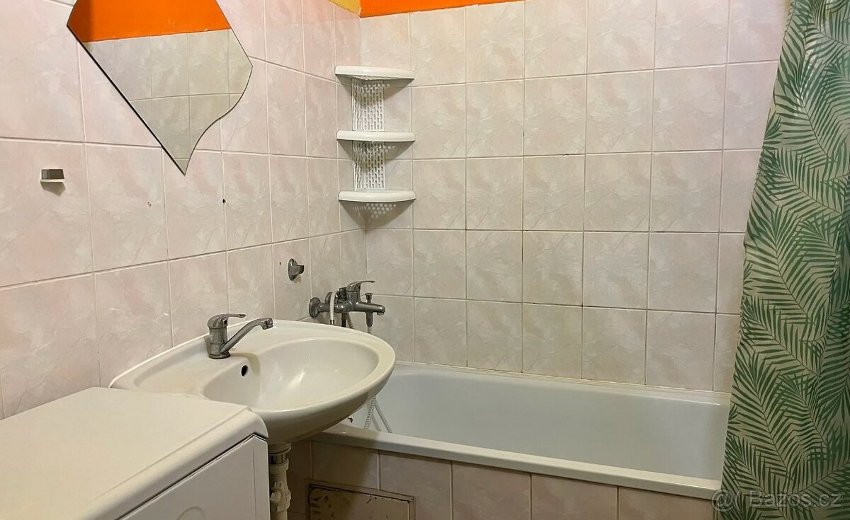 Pronájem bytu 1+kk s balkónem, 32 m² – Olomouc, ul. Voskovco - 6
