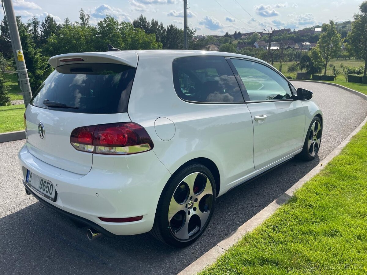 VOLKSWAGEN GOLF 2,0 TSI GTI 155 KW NAVI KAMERA TEMPOMAT - 6