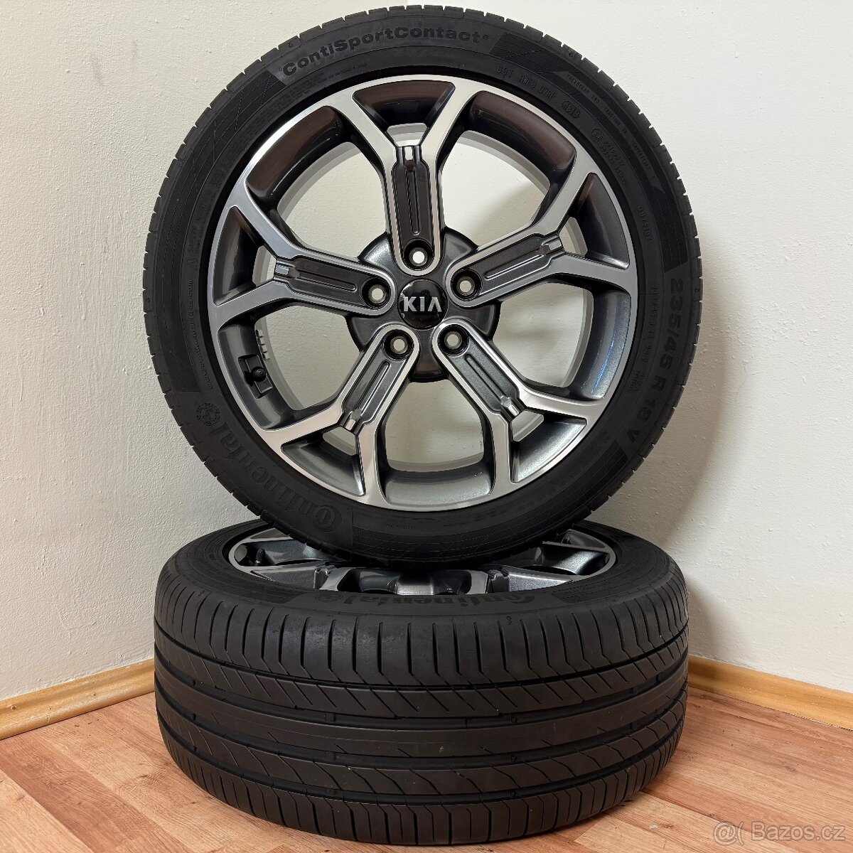 KIA XCEED 5x114,3 ET45+LETNÍ 235/45R18 6mm - 6