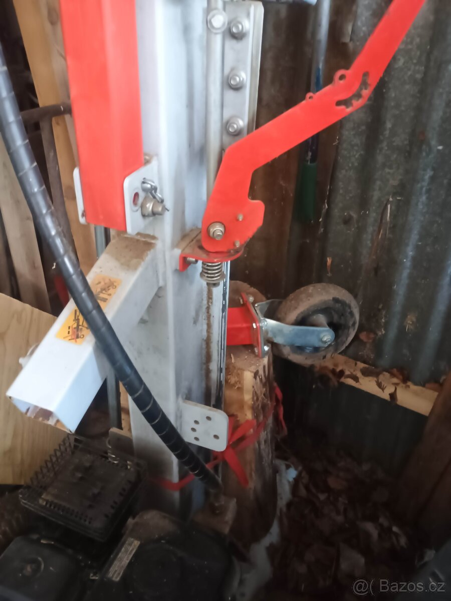 štípačka na dřevo VARI benzinový motor - 6