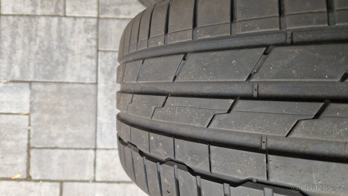 215/35 R19 hankook - 6