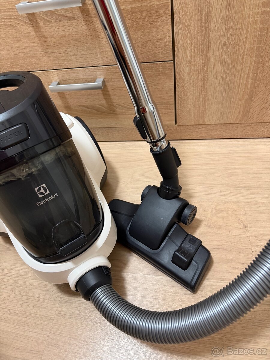 Electrolux vysavač EASE C4 - 6