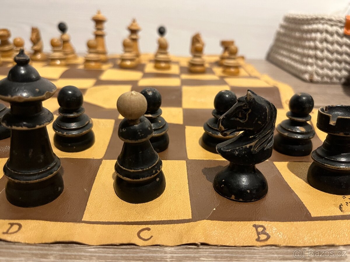 Prastaré dřevěné šachy kompletní - 6