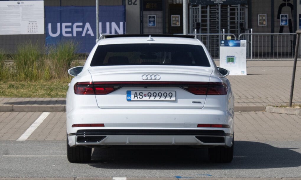 Audi A8 55 TFSI z roku 2022 - 6