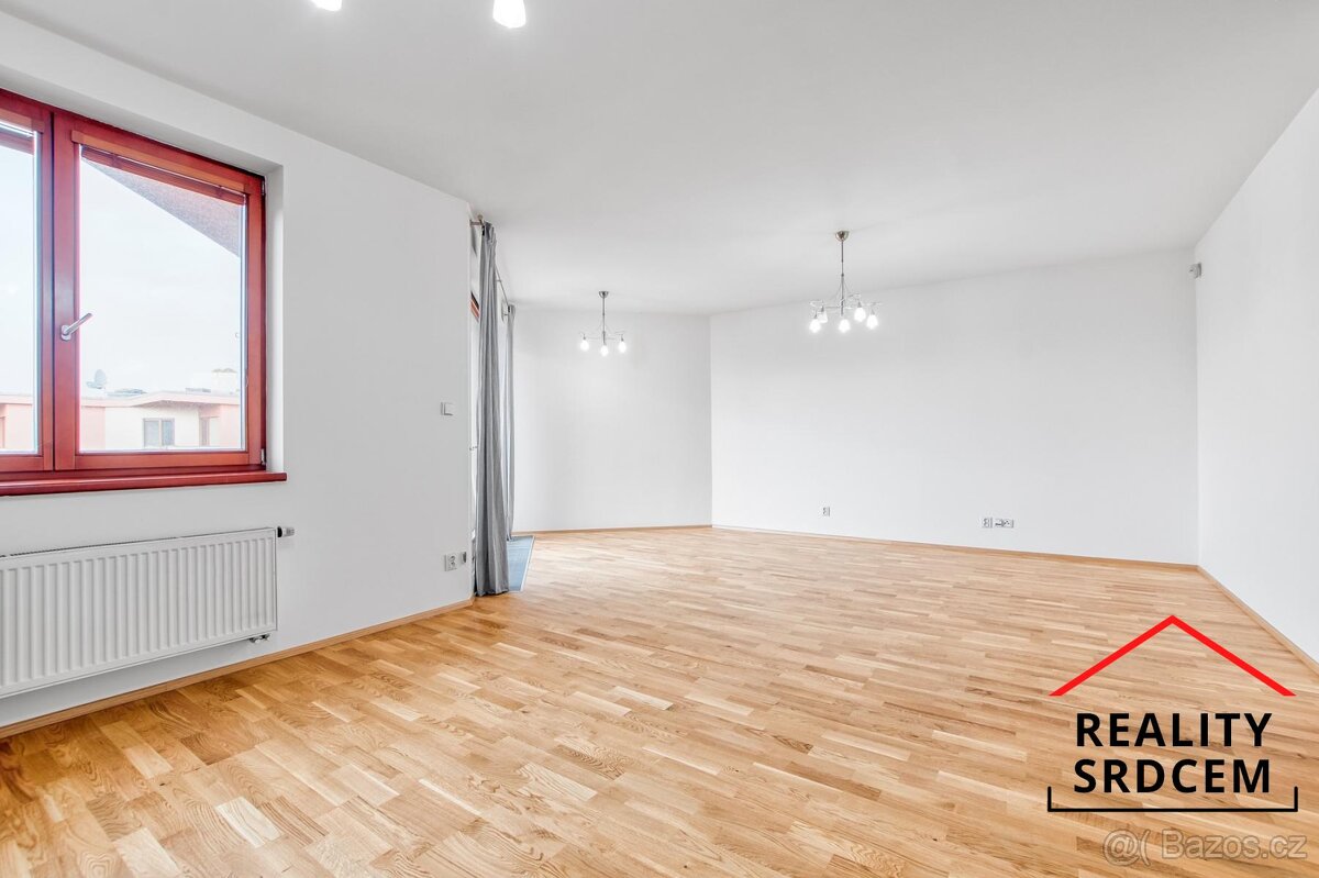 Pronájem prostorného bytbytu 4+kk s balkónem, lodžií i parko - 6