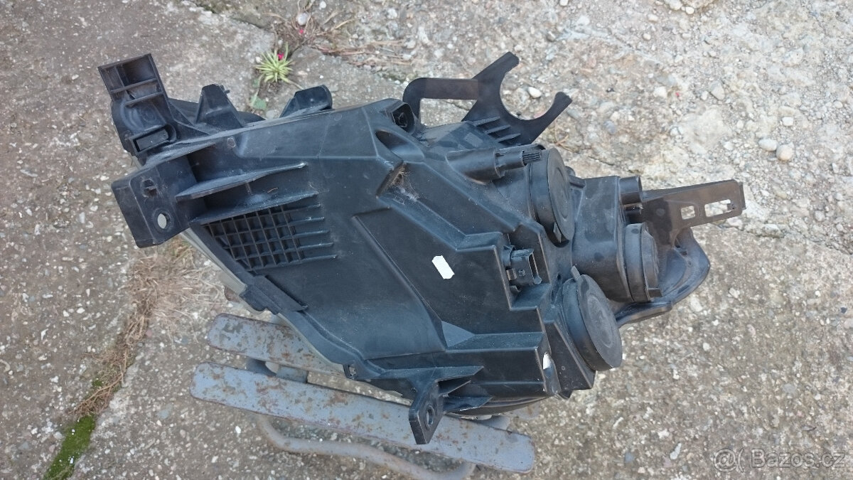 Pravé př.světlo Citroen Peugeot - 6