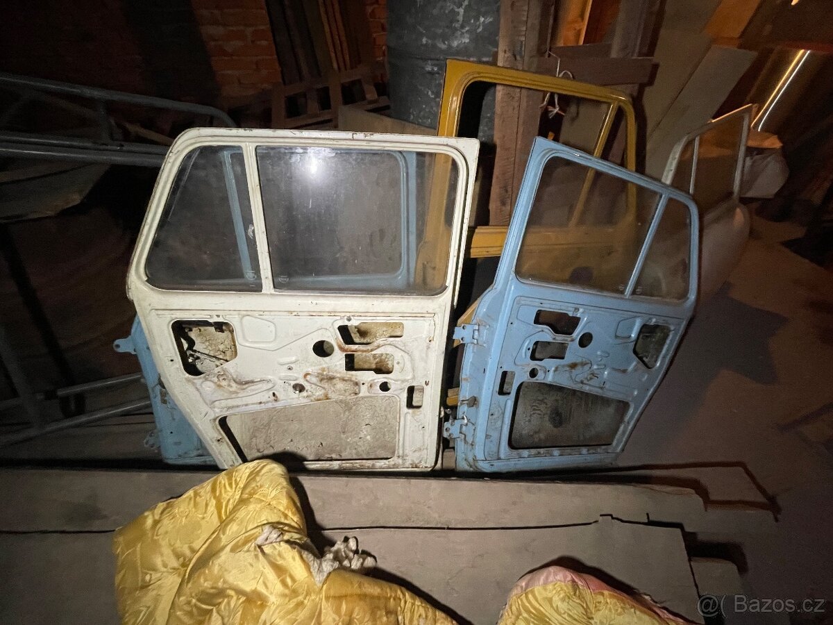 Plechařina + kola Škoda 100 - 6