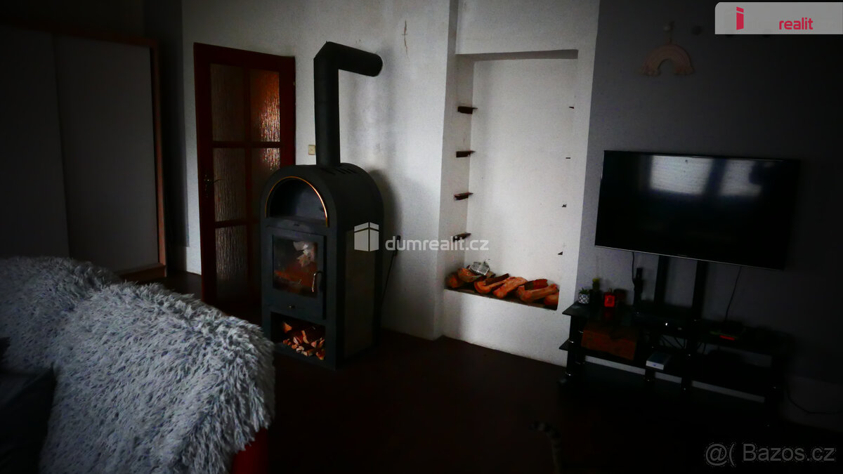 Prodej velký dvougenerační dům Blíževedly - 6