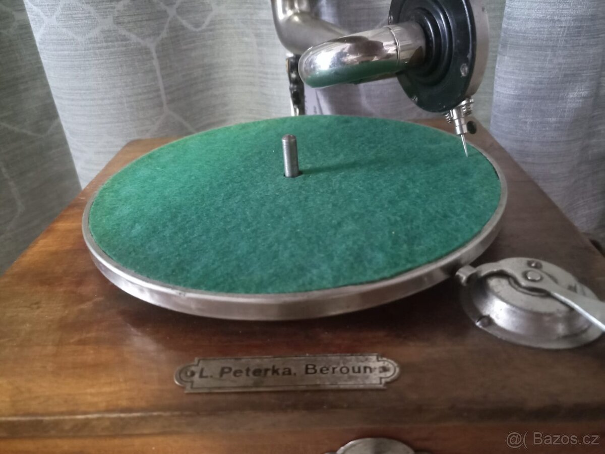 Malý gramofon s troubou - 6