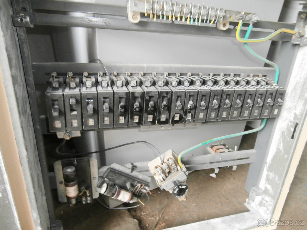 Elektrický rozvaděč, elektroinstalace použitá za 400 kč - 6