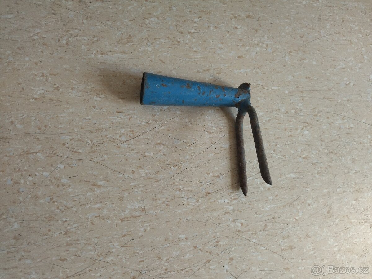 ZAHRADNICKÉ NÁŘADÍ - 6