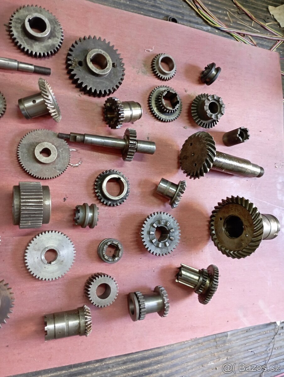 Díly frézky soustruhy - 6