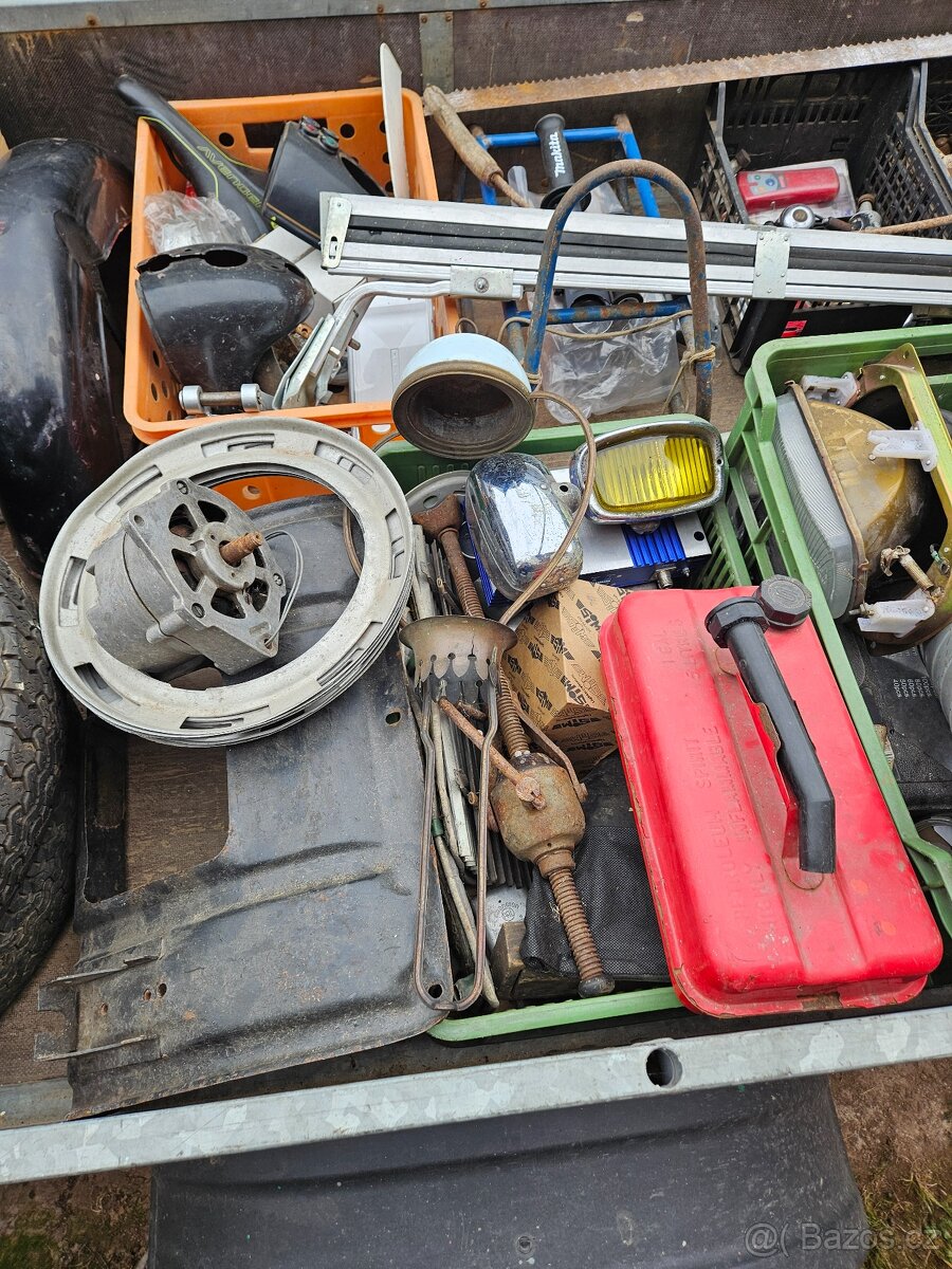 Konvolut dílů auto moto - 6