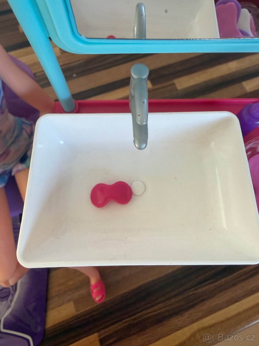 Barbie a kosmetický salon - 6