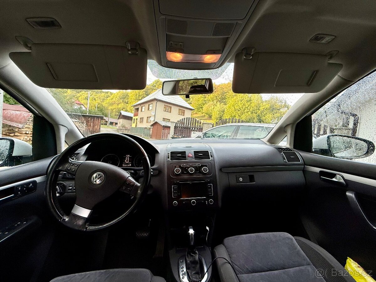 VW Touran 1.6 tdi DSG - 6