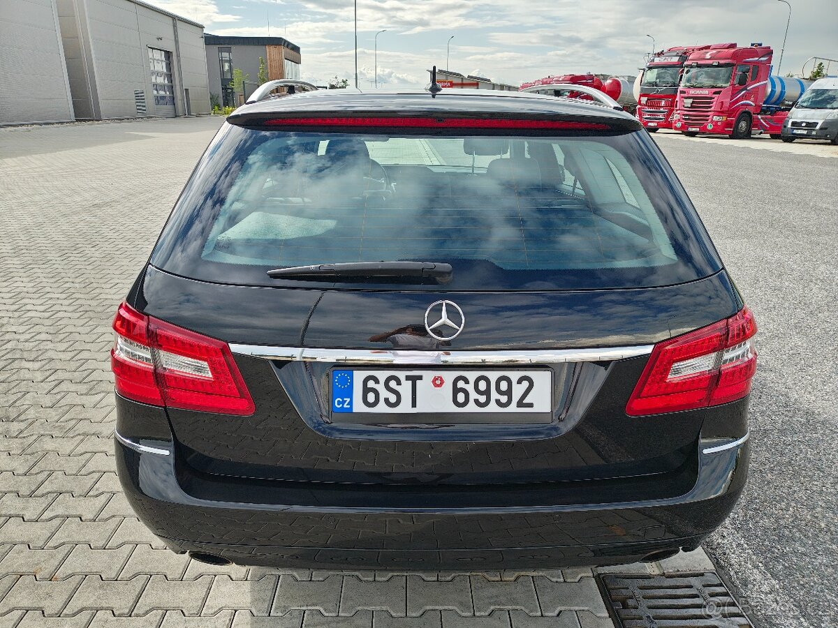 Mercedes-Benz E350 CGI - 6