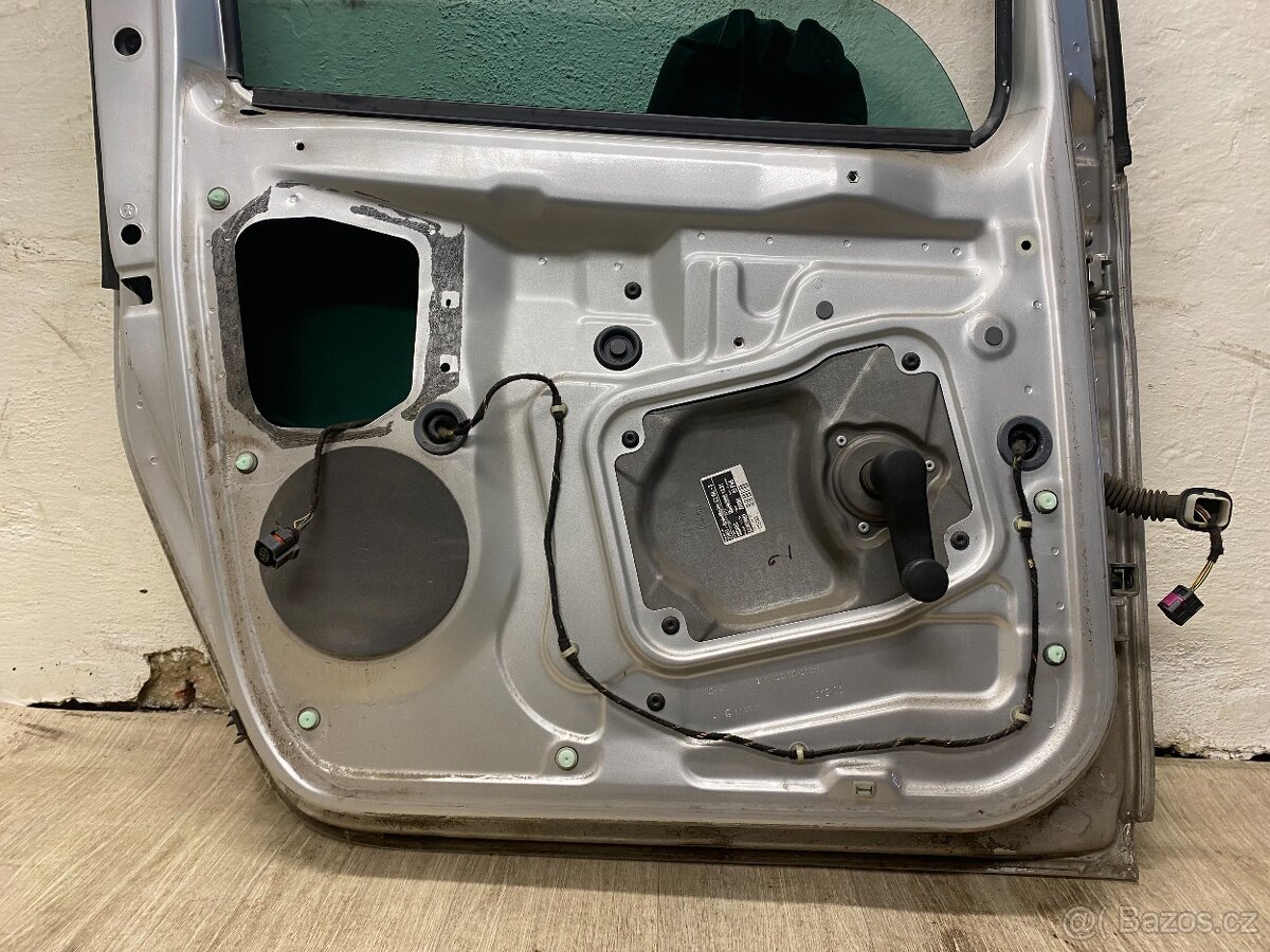 ŠKODA ROOMSTER 2006-2015 - LEVÉ ZADNÍ DVEŘE 9102 - 6