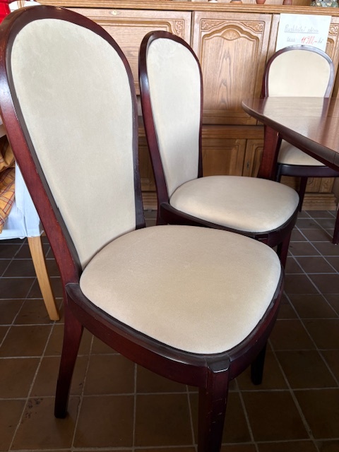 sestava stůl a 6 zidlí mahagon - 6