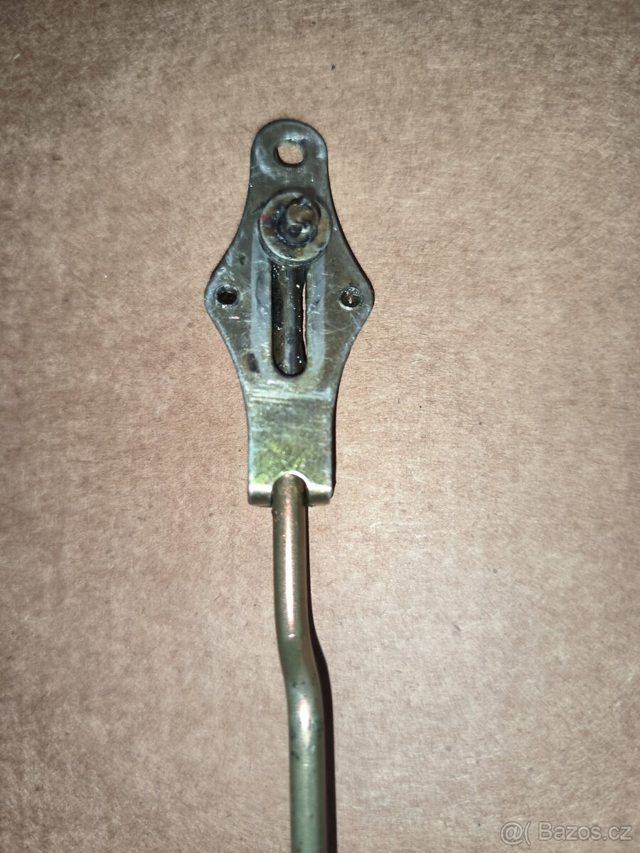 Mercedes R207/C107 - 6