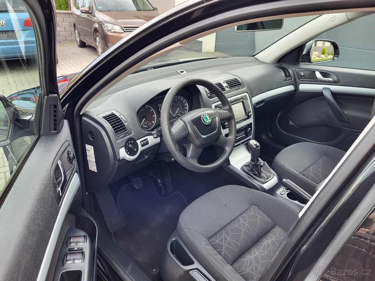 PRODÁNO Škoda Octavia combi 1.4Tsi 90kw,výbava FAMILY - 6
