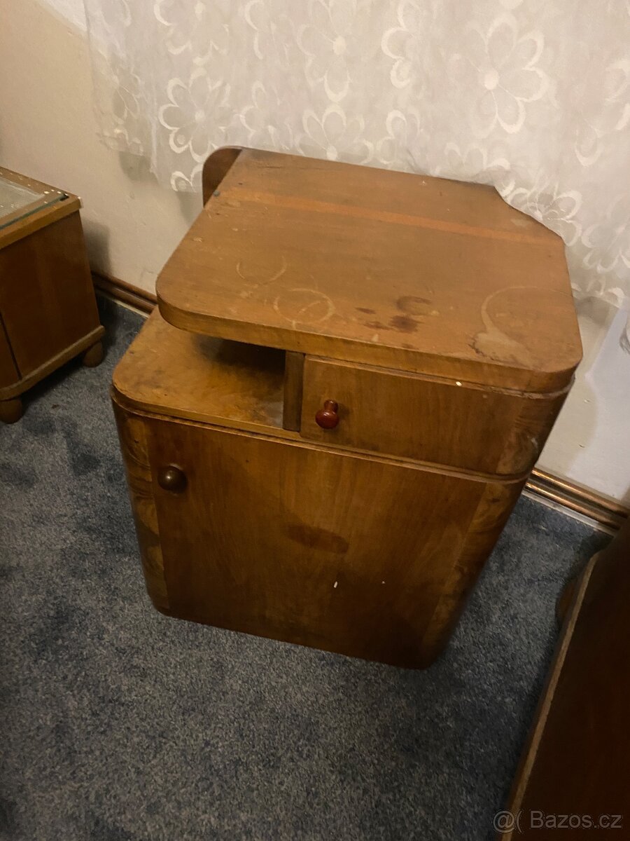 Starý dřevěný nábytek - 6