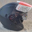 Přilba na motorku nebo skútr. Se sluneční clonou. Černá.Nová - 6