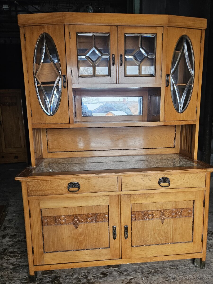 Starožitný nábytek - 6