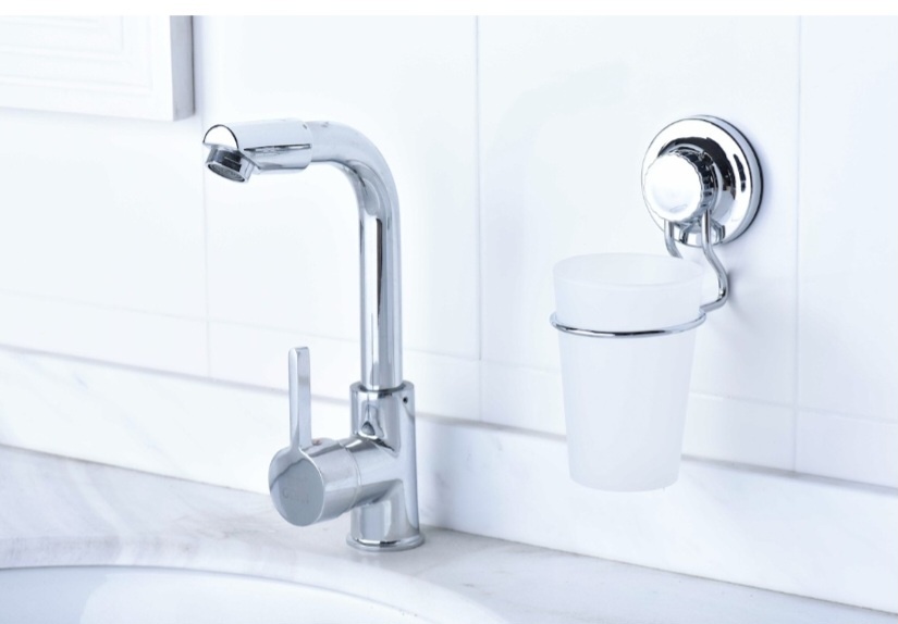 Držák kartáčků s přísavkou na zeď SIKO - 6