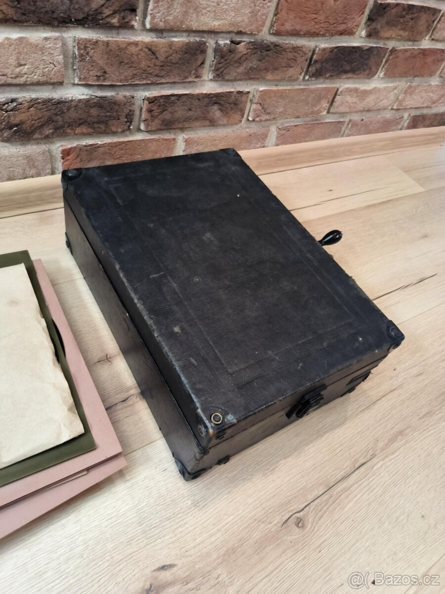 Starožitný gramofon na kliku - 6