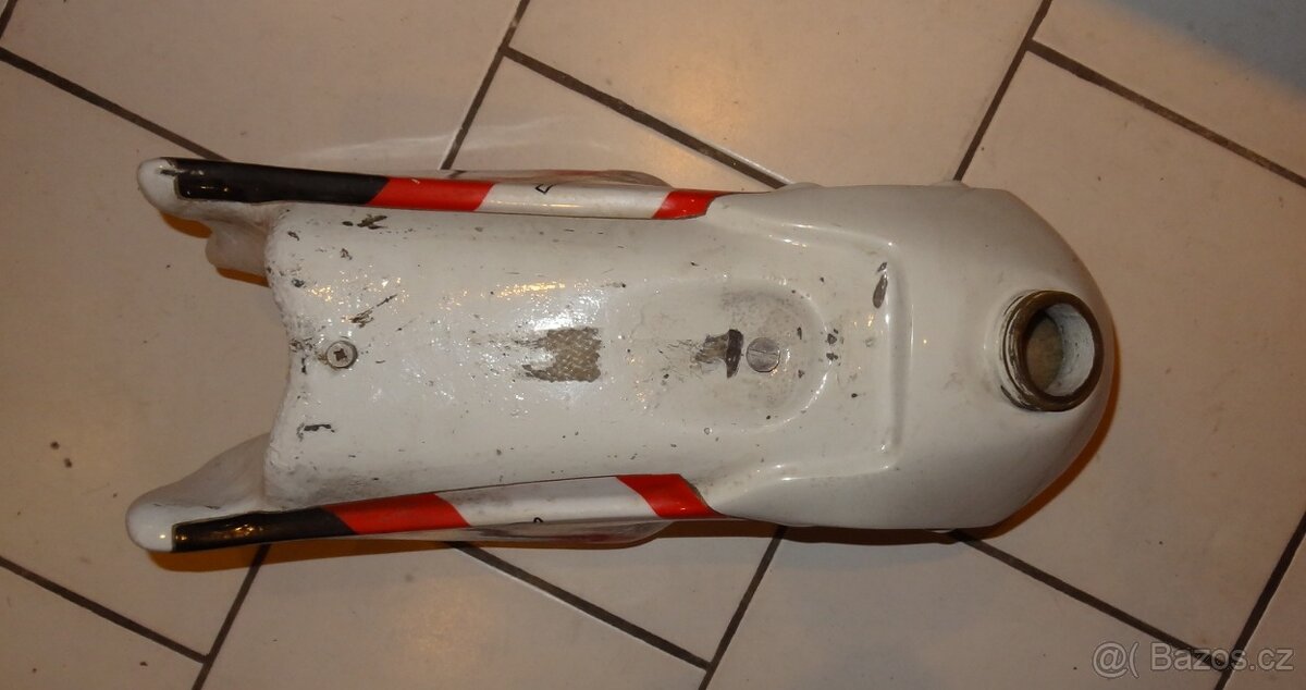 Motokros nádrž se spoilery - 6