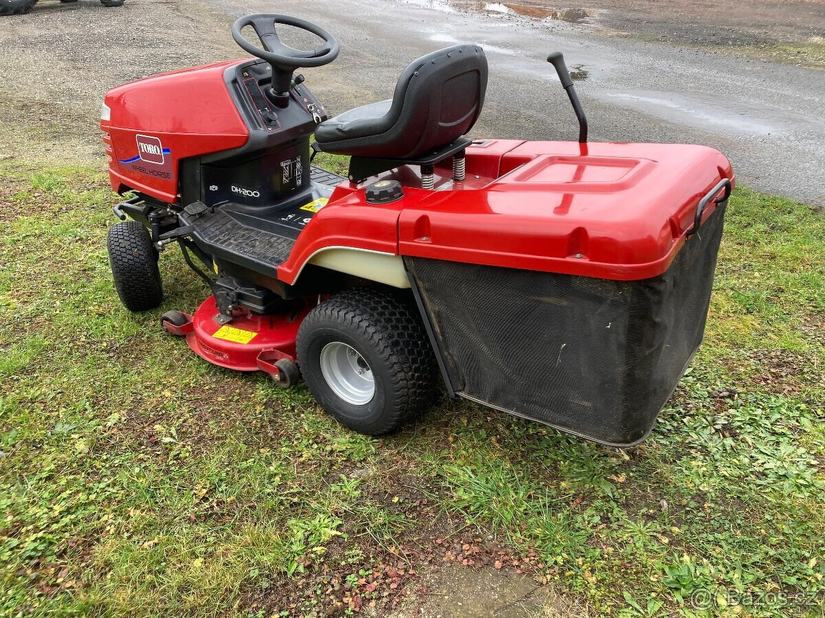Zahradní traktor Toro DH 200 ( Karsit ČR ) - 6