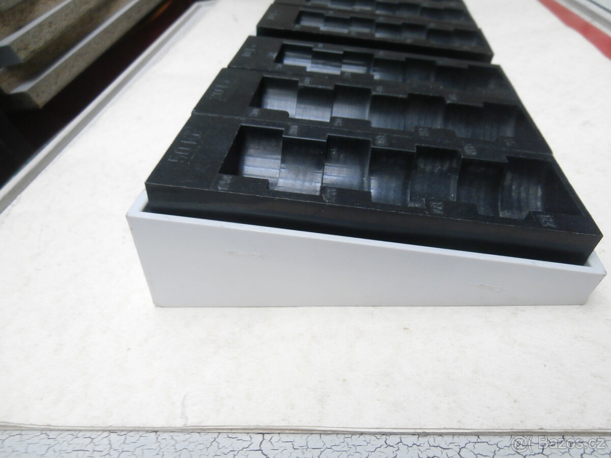 Mincovníky pokladní plastové použité za 300 kč - 6