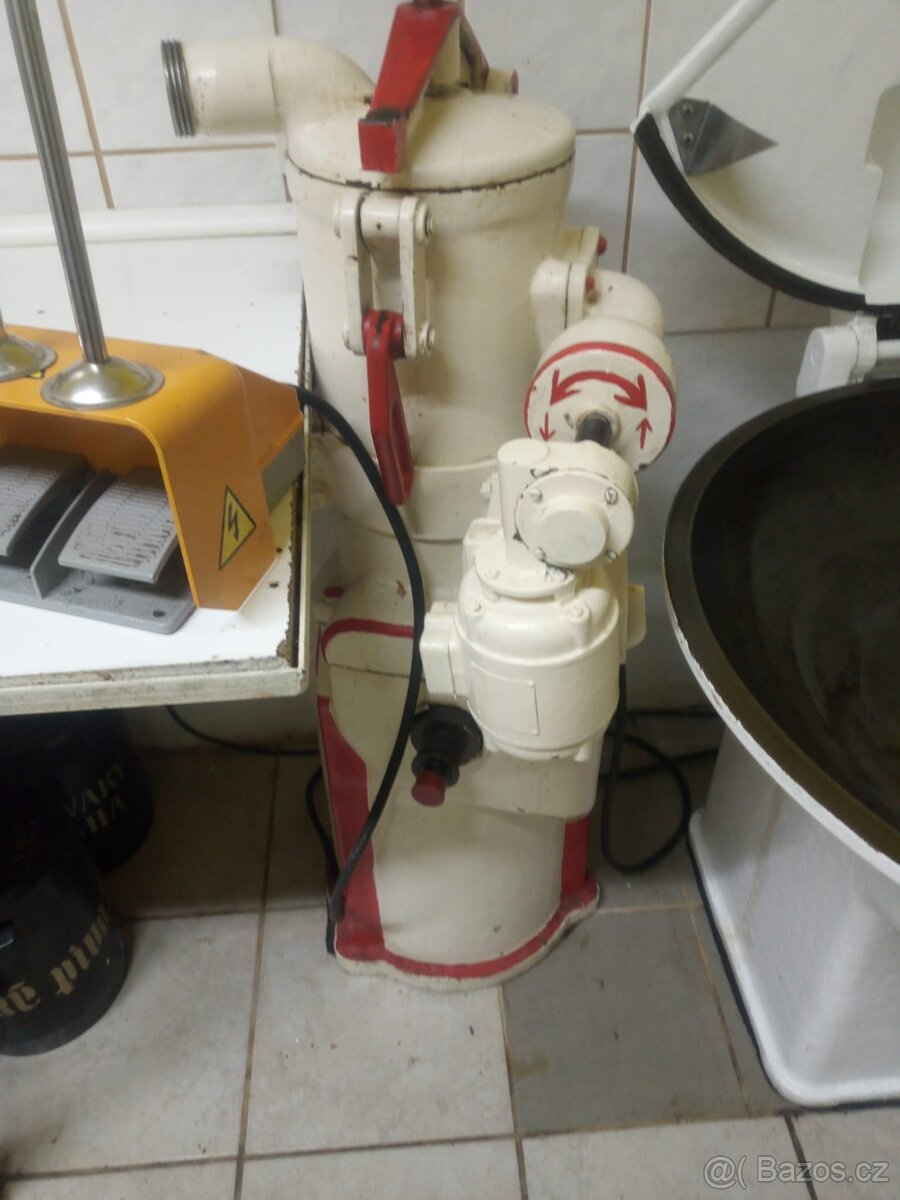 Plnička na 15 kg masa elektrická - 6