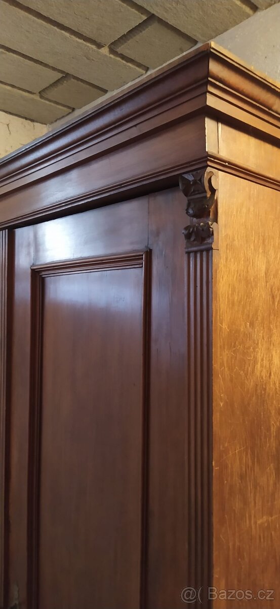 Starožitná skříň - 6