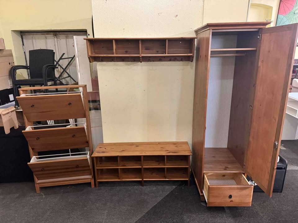 Pěkná Předsíňová sestava Ikea Leskvik skříň, botník , lavičk - 6