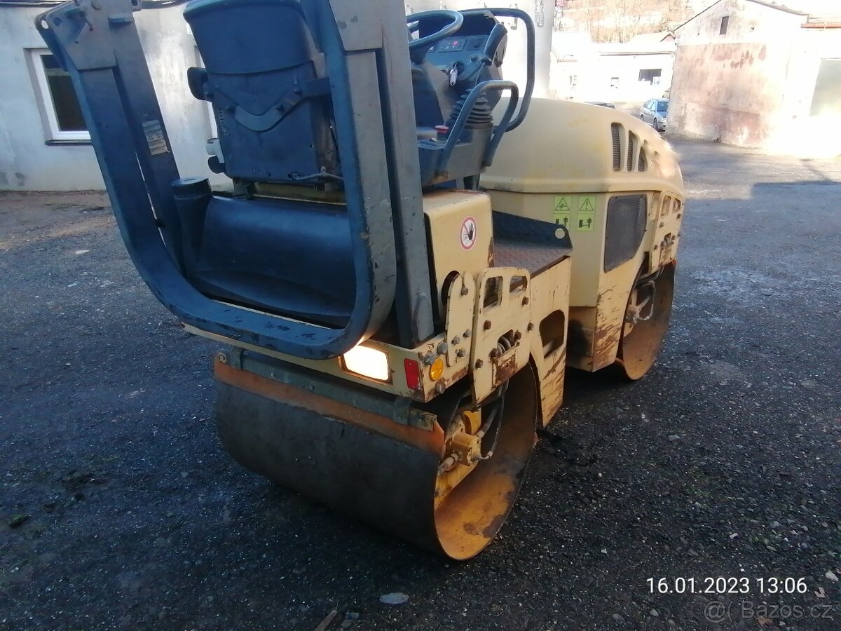 Vibrační válec Stavostroj STA VH250, motor Deutz olejem chla - 6