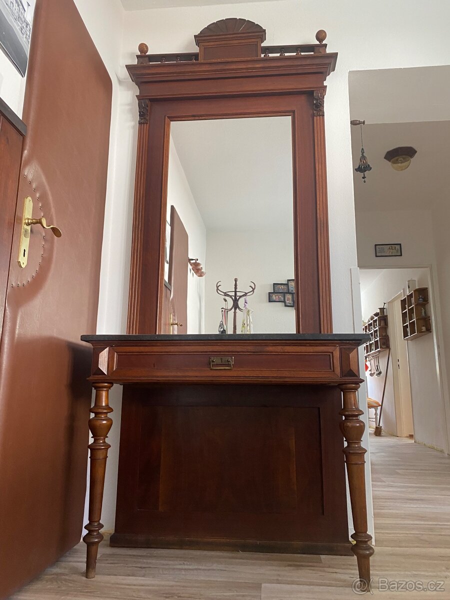 Starožitný nábytek - 6