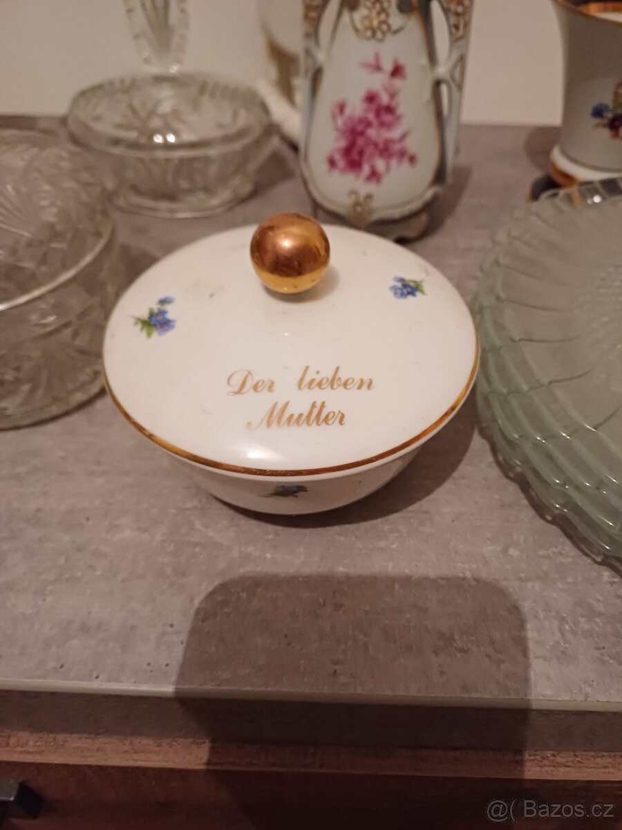 Sklo a porcelán - 6