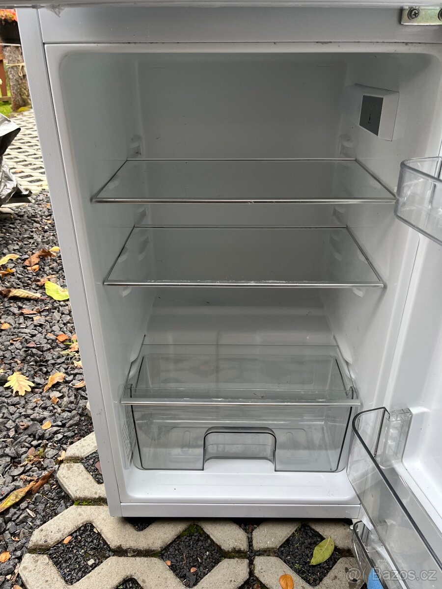 Prodám malou ledničku s mrazákem AEG - 6