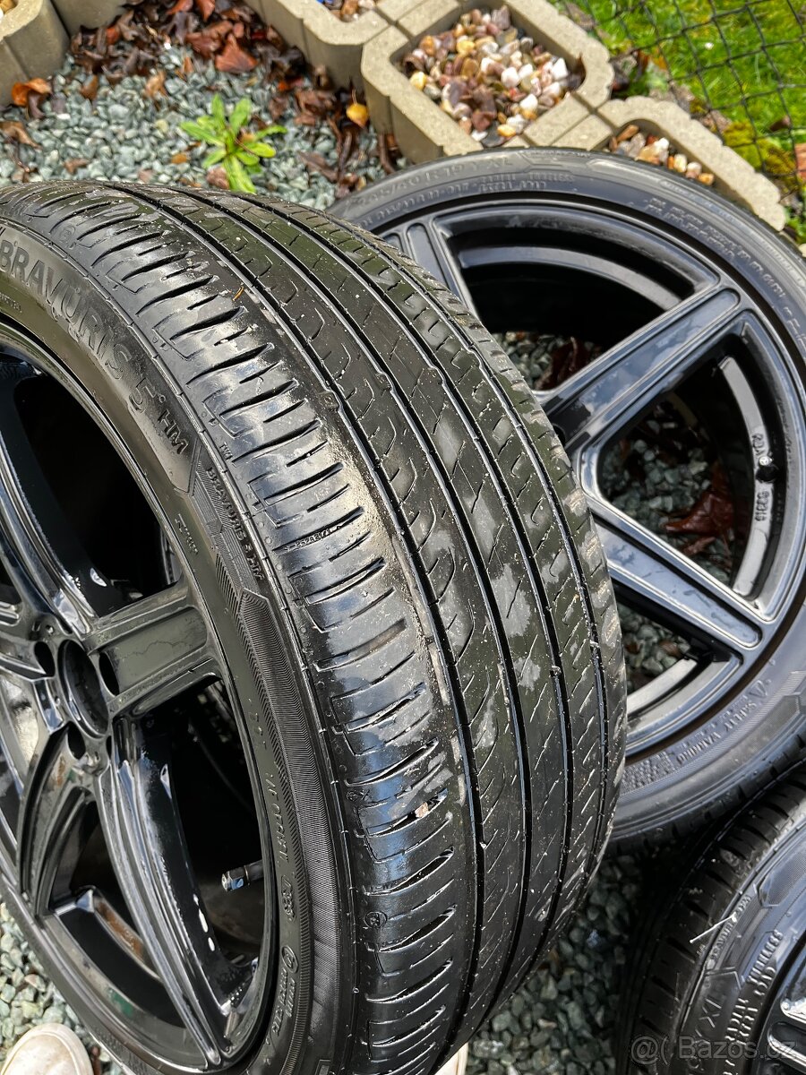 Kola na Mercedes Benz 245/45 R19 letni - 6