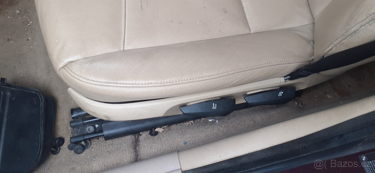 BMW e91 - Kožený vyhřívaný interiér - 6