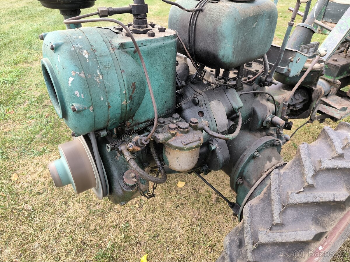 Traktor tovární výroby Agrostroj.4x4 - 6