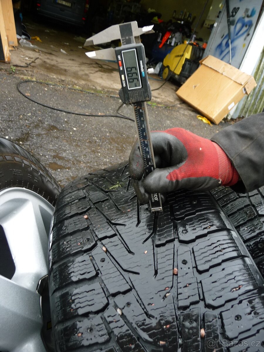 Originální kola CHEVROLET po renovaci ZIMNÍ PNEU 275/60/20 - 6