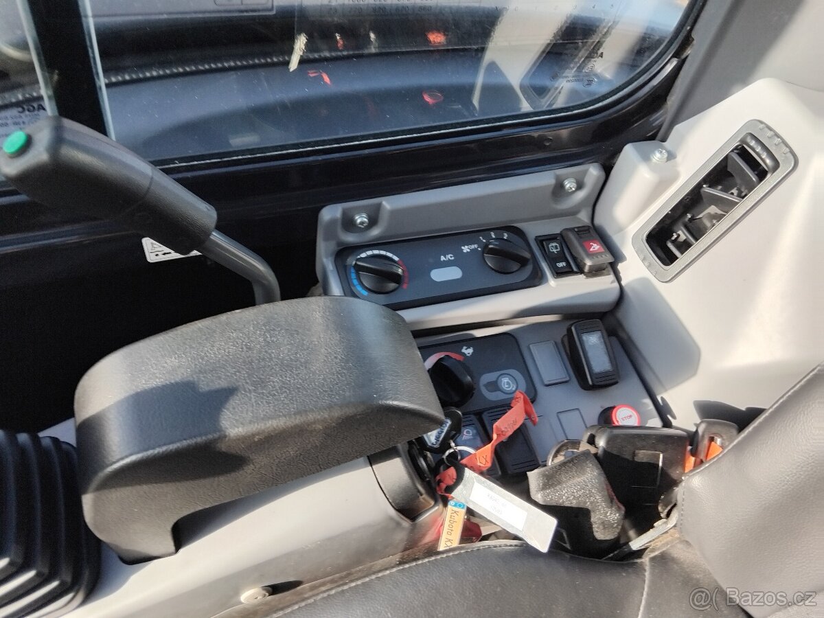 Minibagr Kubota KX 042-4 Powertilt Klimatizace - 6