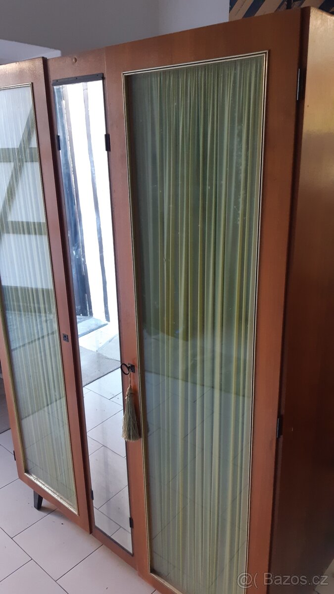 Zrcadlová skříň z ložnice Funkcionalismus - 6