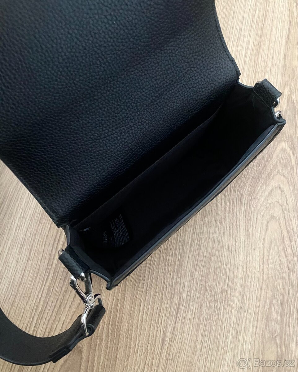Nová černá crossbody kabelka HM - 6