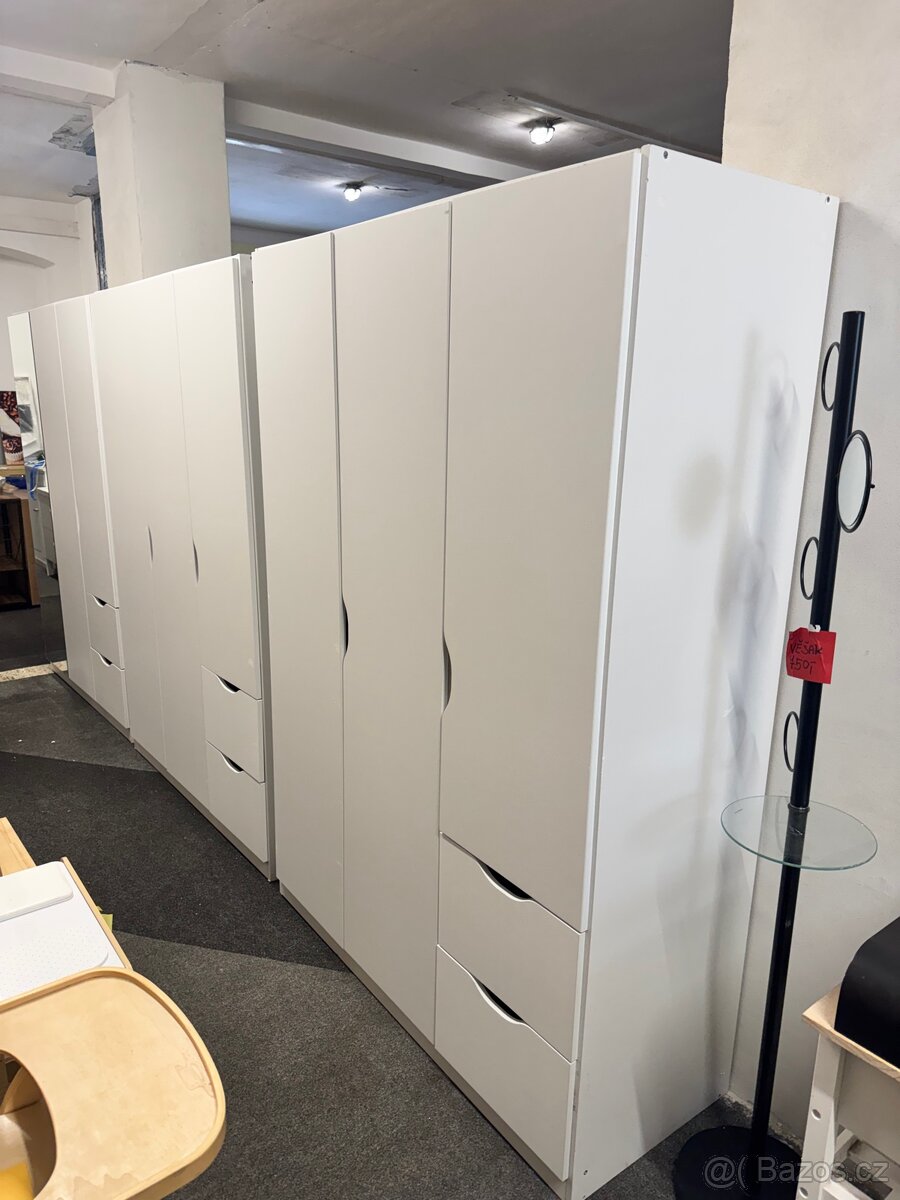 3x bílé 3-dveřové šatní skříně s policemi a šuplíky - 6