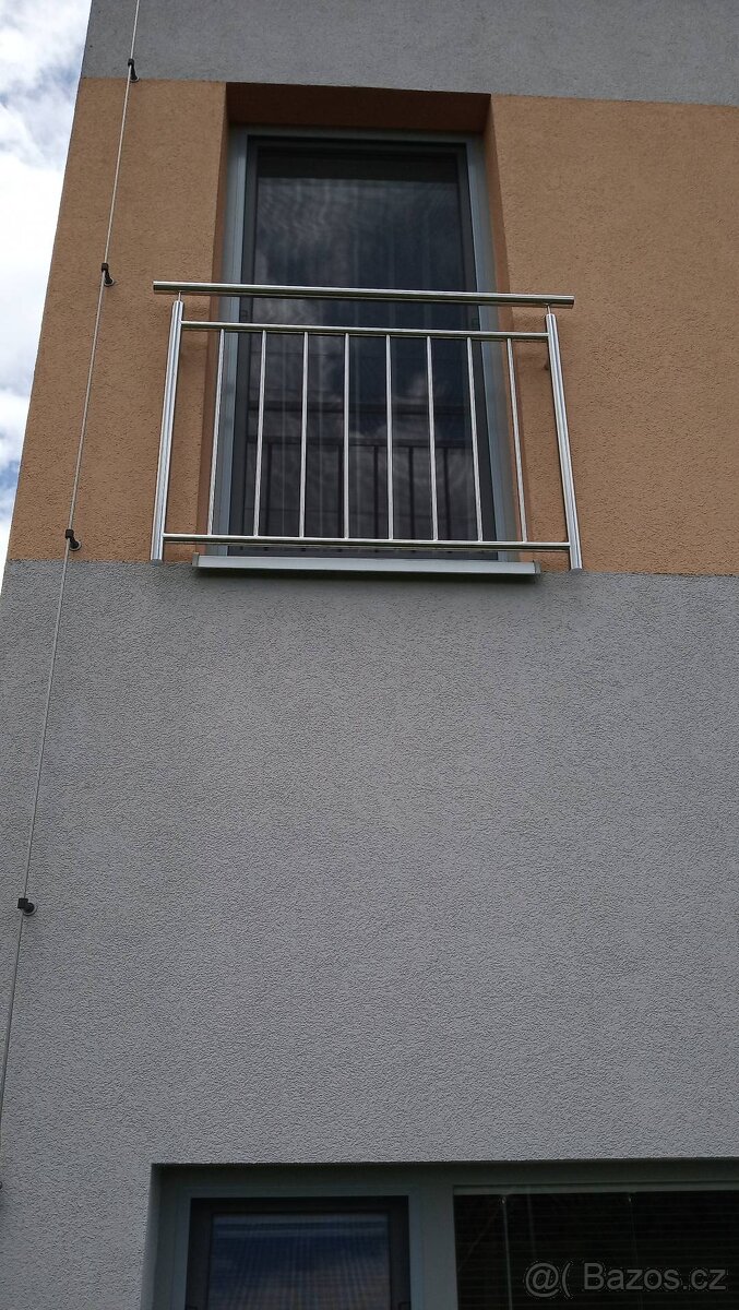 Nerezové zábradlí na francouzské okno na míru. - 6
