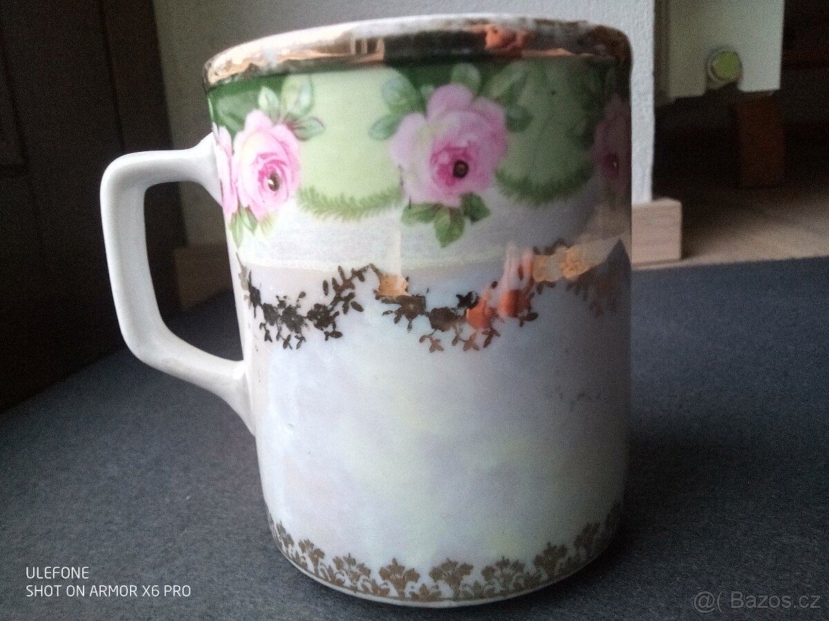 Hrnek starožitný s motivem květin - 6