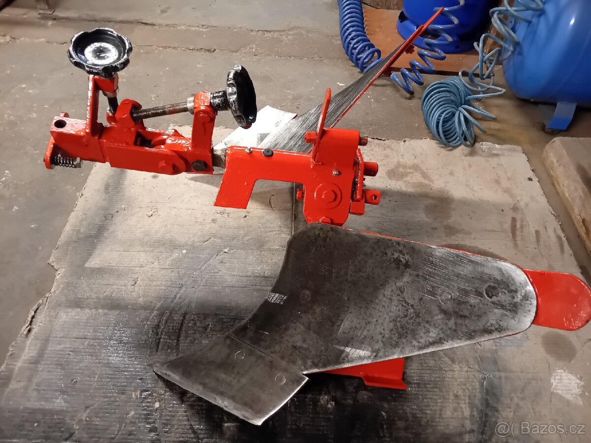 Oboustranný pluh obracák - 6